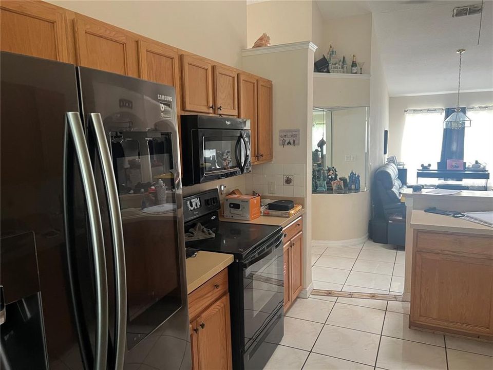 En Venta: $375,000 (4 camas, 2 baños, 1766 Pies cuadrados)