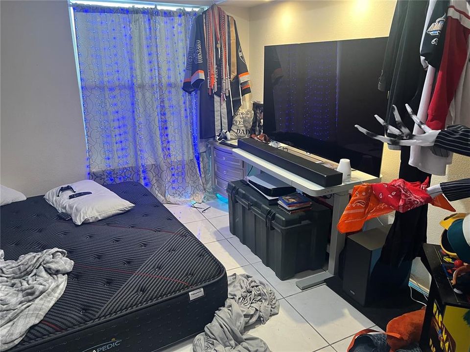 En Venta: $375,000 (4 camas, 2 baños, 1766 Pies cuadrados)