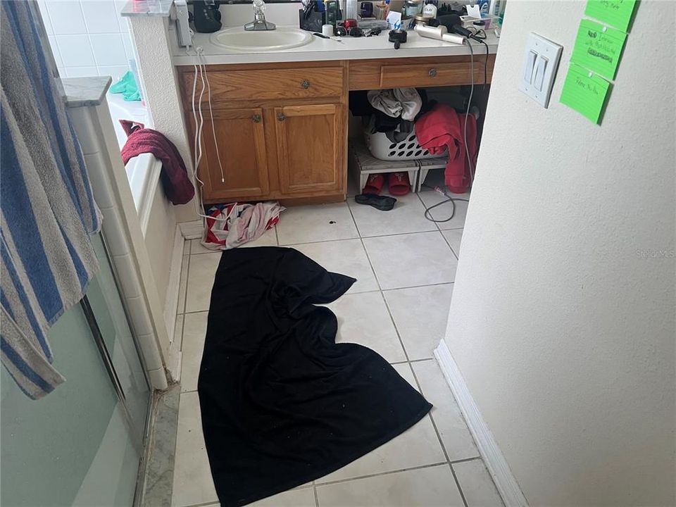 En Venta: $375,000 (4 camas, 2 baños, 1766 Pies cuadrados)