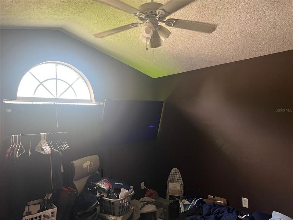 En Venta: $375,000 (4 camas, 2 baños, 1766 Pies cuadrados)