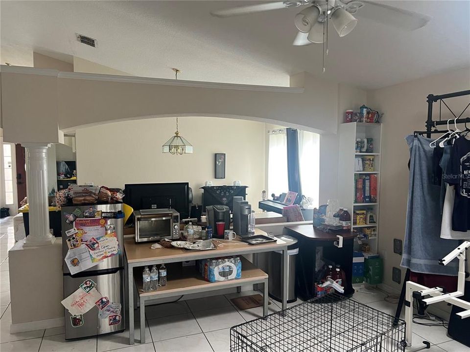 En Venta: $375,000 (4 camas, 2 baños, 1766 Pies cuadrados)