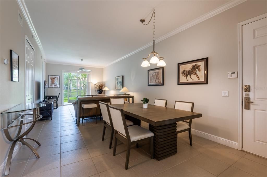 For Sale: $289,000 (2 beds, 2 baths, 1128 Square Feet)