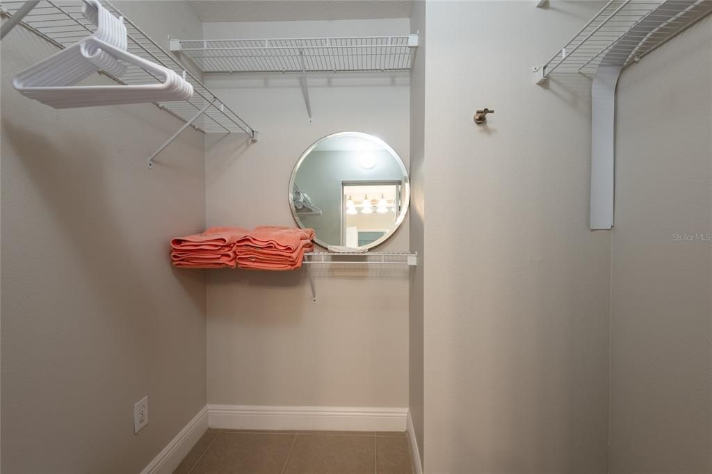 For Sale: $289,000 (2 beds, 2 baths, 1128 Square Feet)