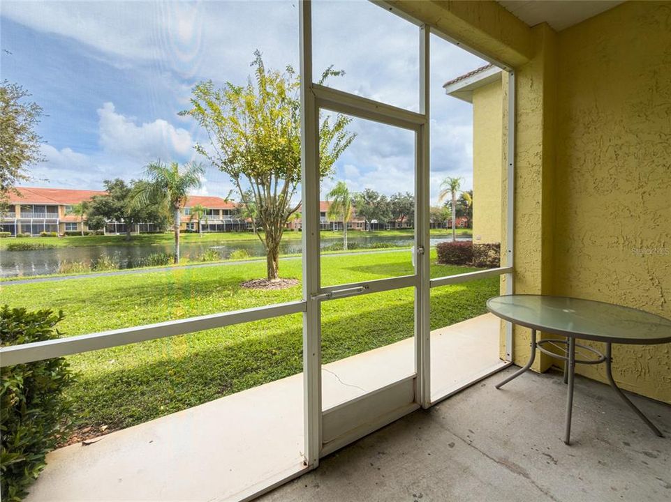 For Sale: $289,000 (2 beds, 2 baths, 1128 Square Feet)