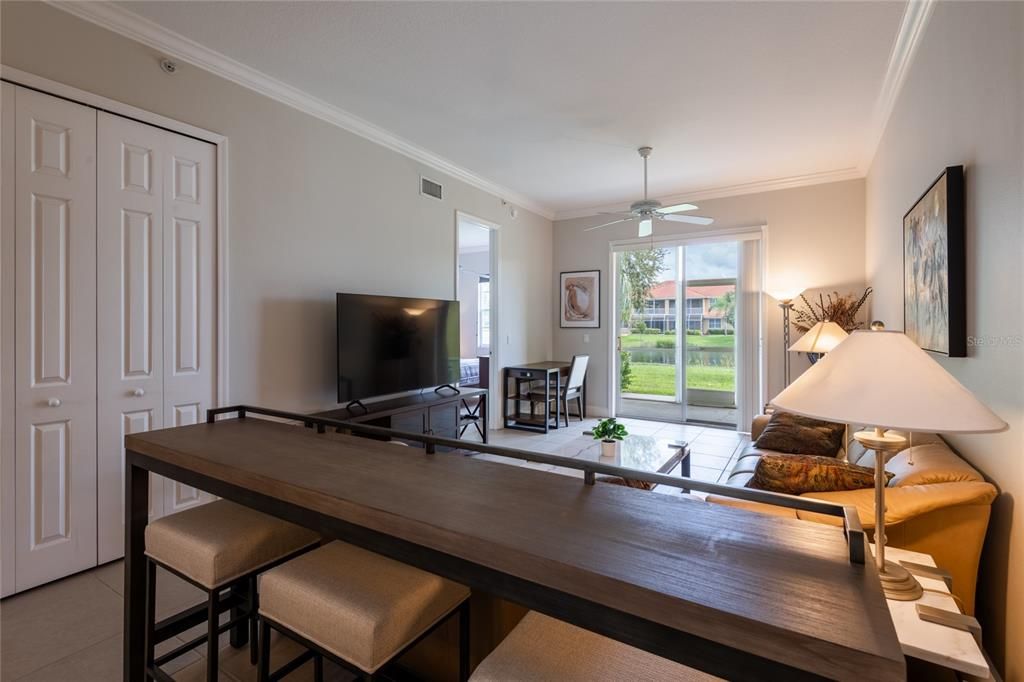 For Sale: $289,000 (2 beds, 2 baths, 1128 Square Feet)