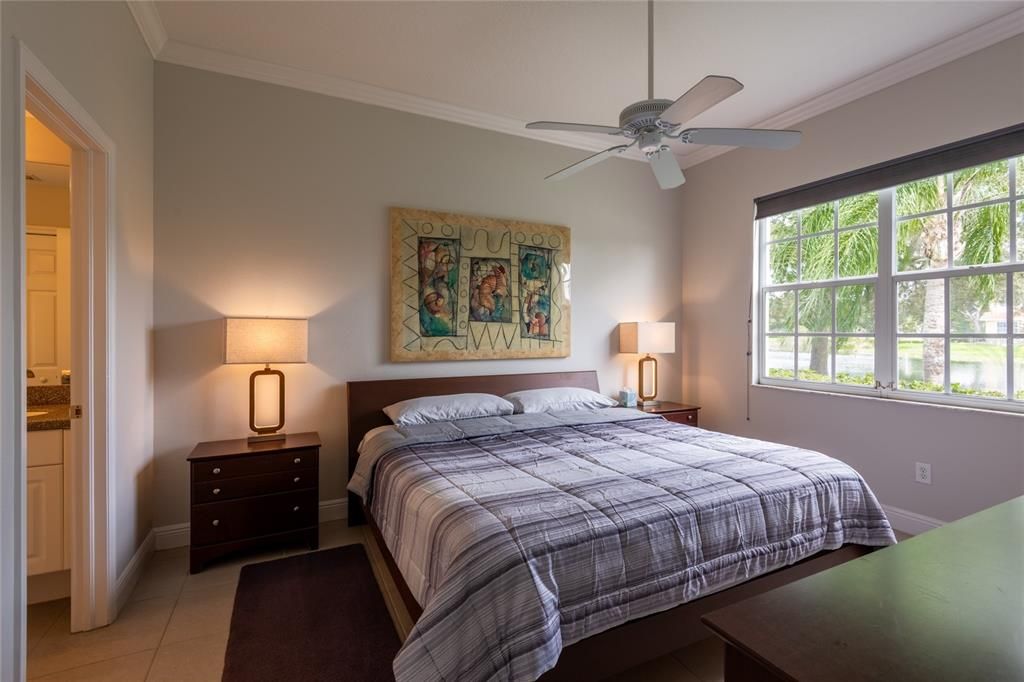 For Sale: $289,000 (2 beds, 2 baths, 1128 Square Feet)