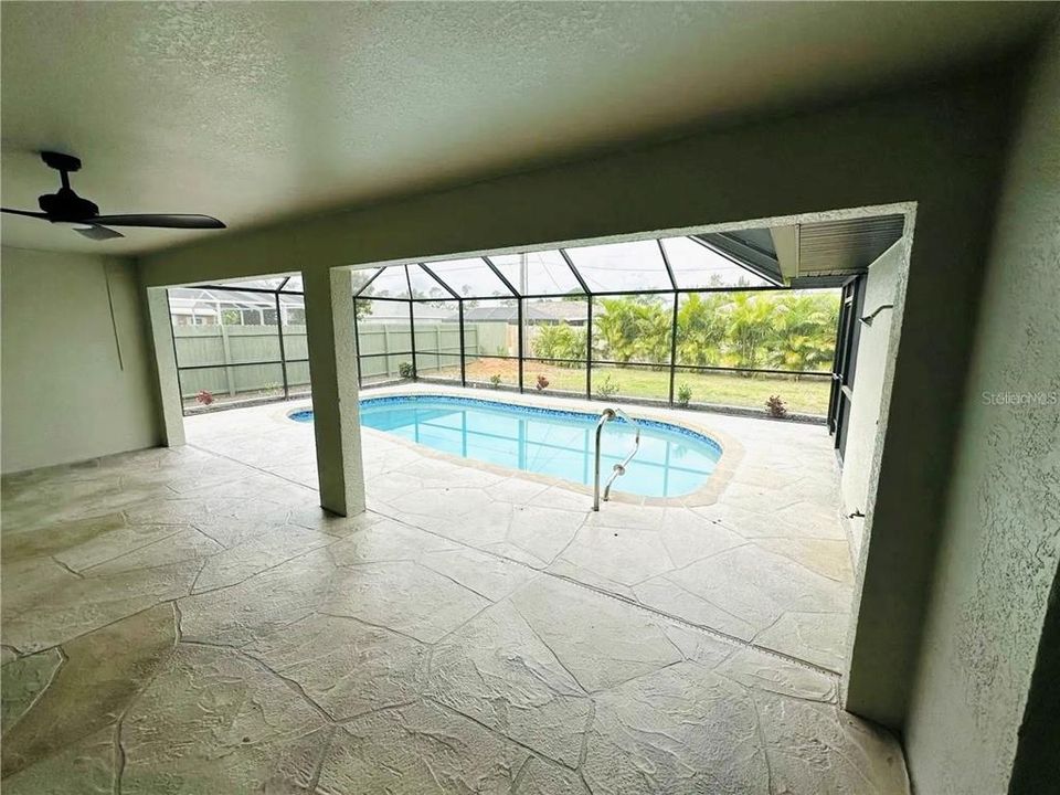 For Sale: $449,000 (3 beds, 2 baths, 1747 Square Feet)