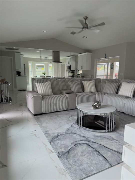 For Sale: $449,000 (3 beds, 2 baths, 1747 Square Feet)