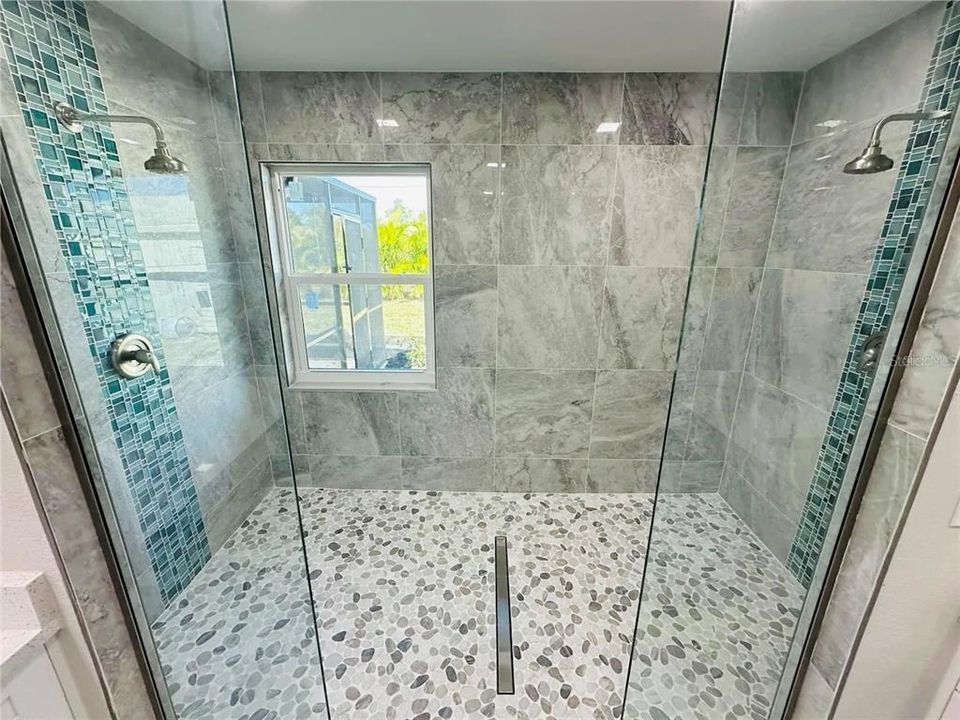 For Sale: $449,000 (3 beds, 2 baths, 1747 Square Feet)