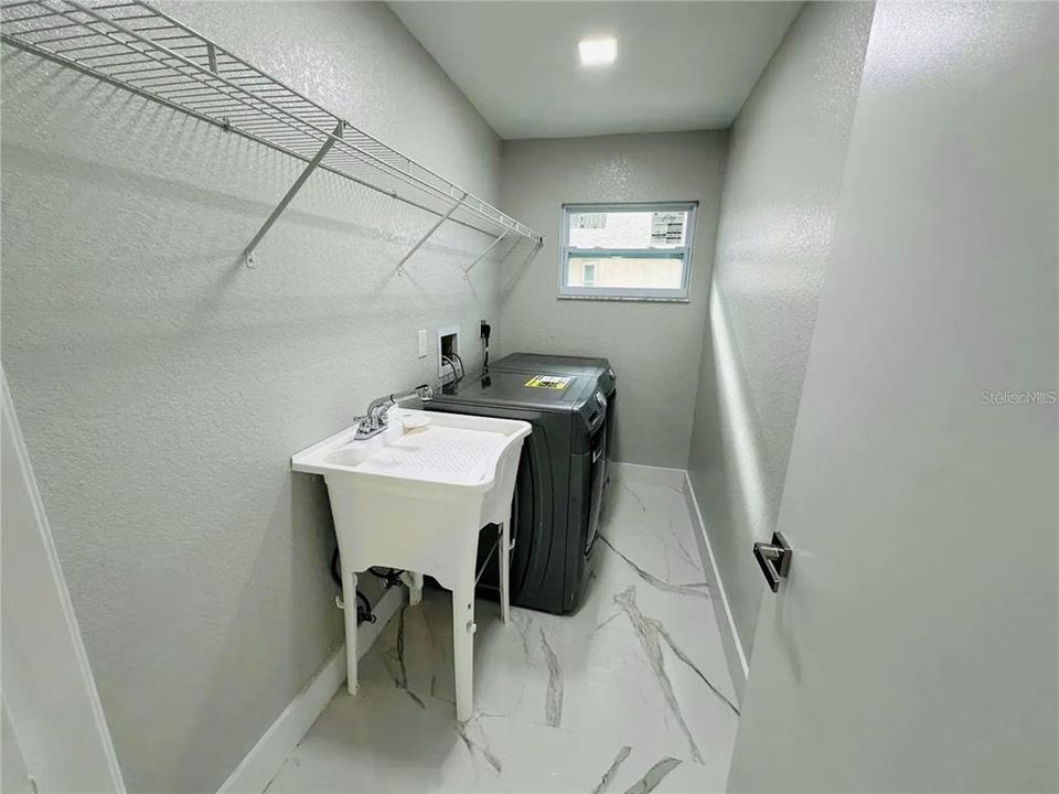 For Sale: $449,000 (3 beds, 2 baths, 1747 Square Feet)