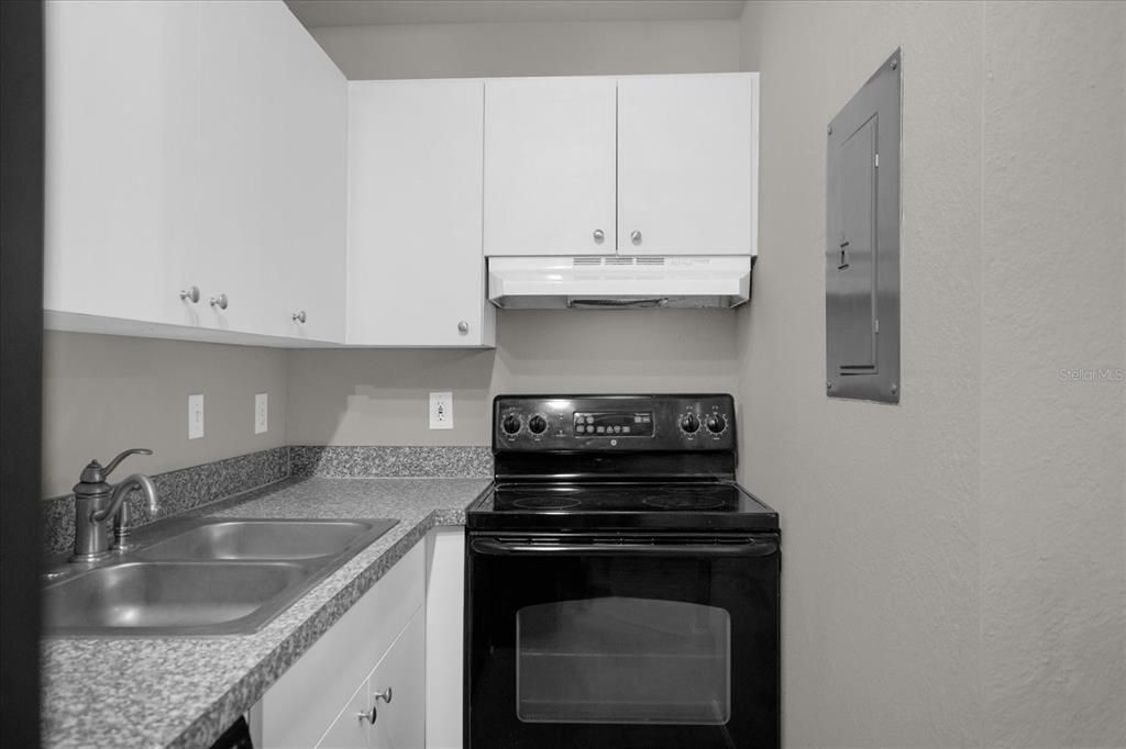 For Rent: $1,390 (1 beds, 1 baths, 499 Square Feet)