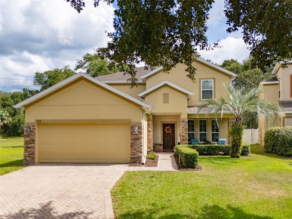 For Sale: $460,000 (4 beds, 2 baths, 2780 Square Feet)