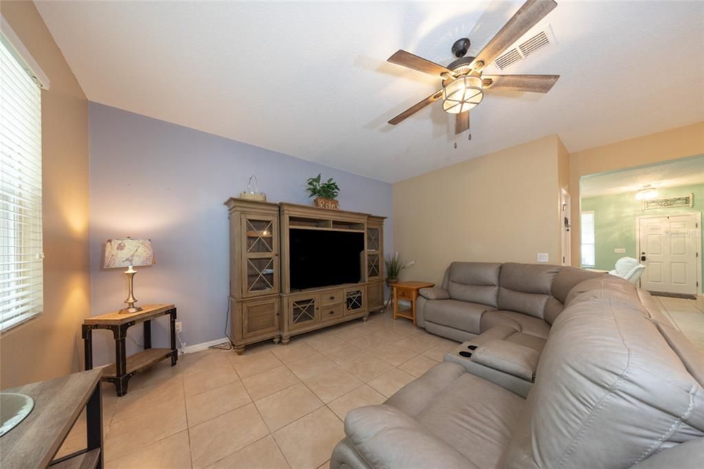 For Sale: $460,000 (4 beds, 2 baths, 2780 Square Feet)