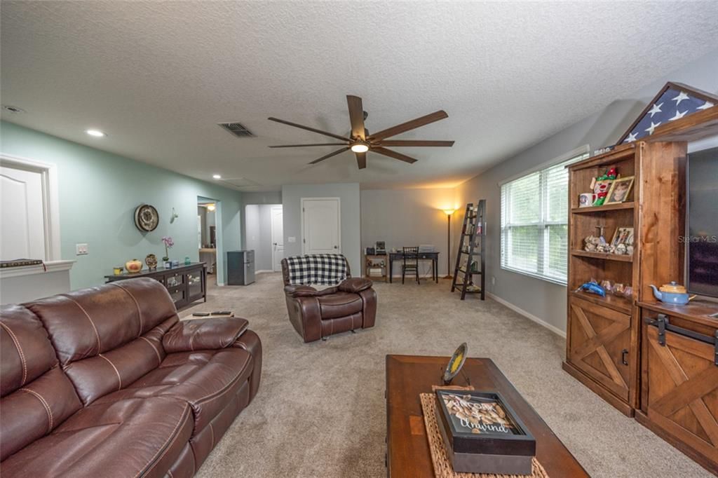 For Sale: $460,000 (4 beds, 2 baths, 2780 Square Feet)