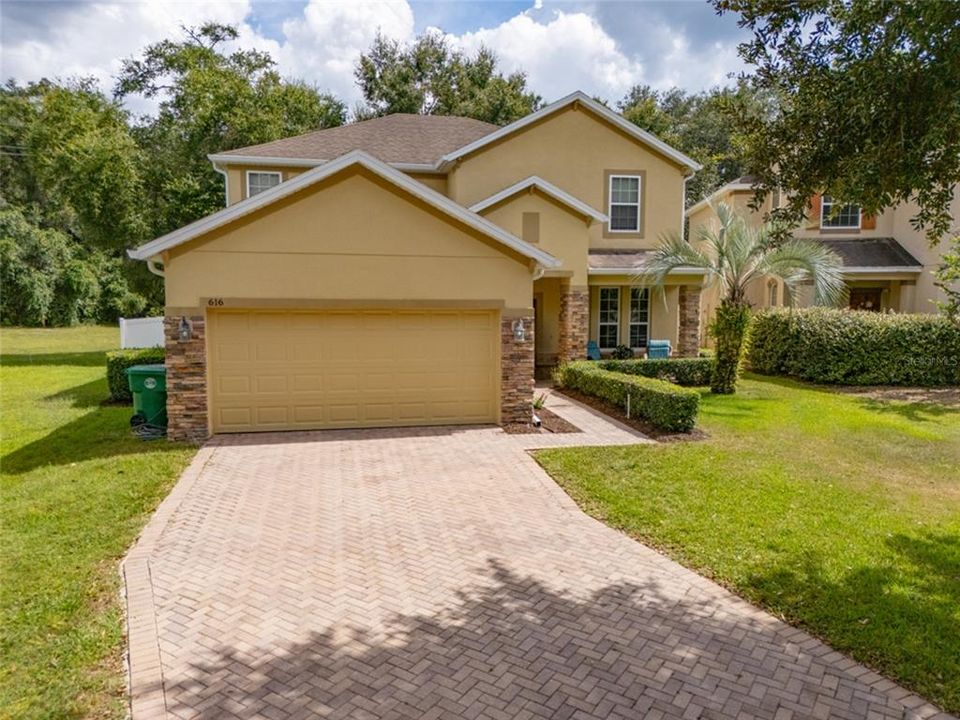 For Sale: $460,000 (4 beds, 2 baths, 2780 Square Feet)