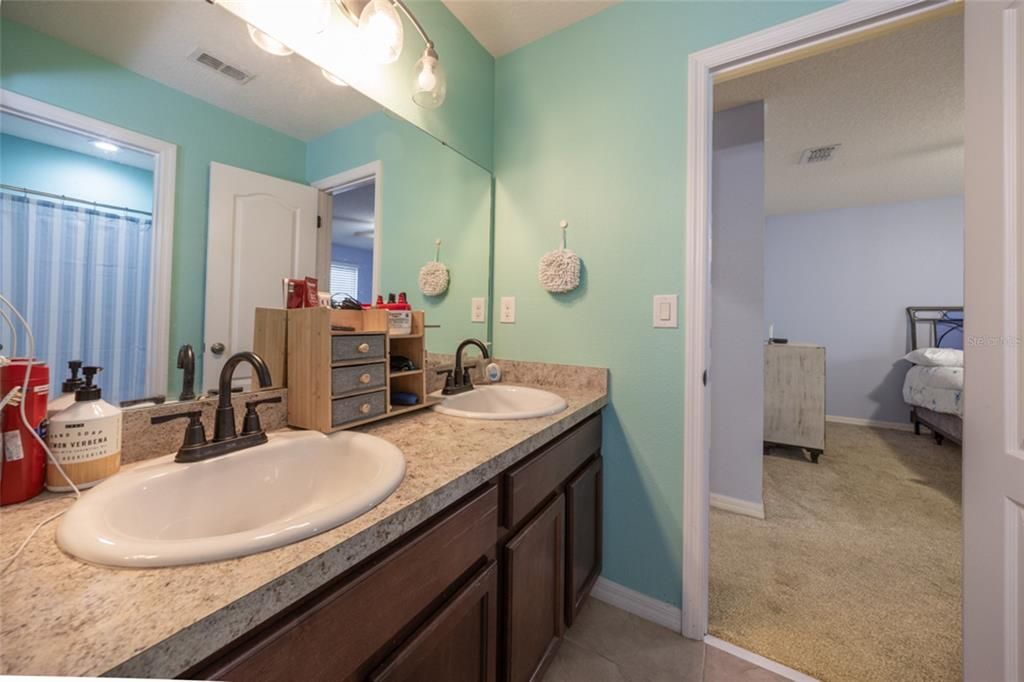 For Sale: $460,000 (4 beds, 2 baths, 2780 Square Feet)