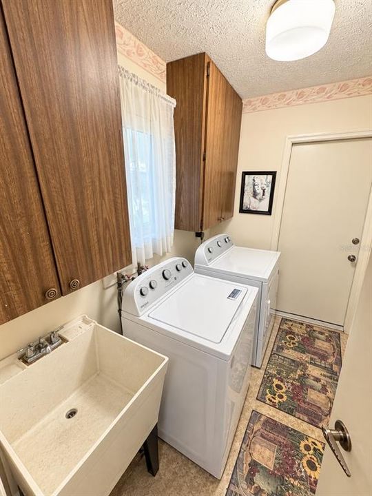 For Sale: $195,000 (2 beds, 2 baths, 1696 Square Feet)
