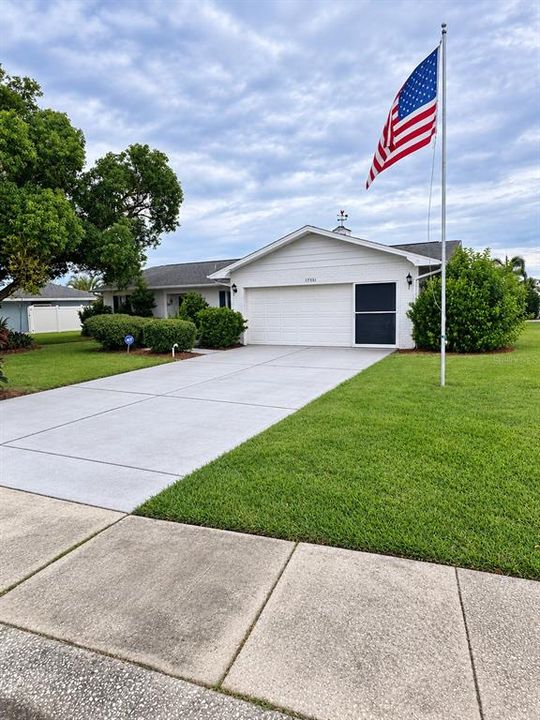 For Sale: $195,000 (2 beds, 2 baths, 1696 Square Feet)