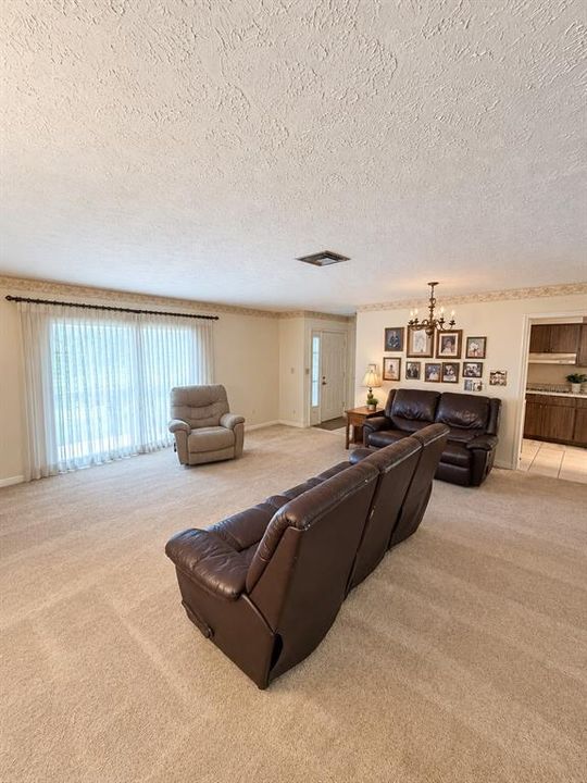 For Sale: $195,000 (2 beds, 2 baths, 1696 Square Feet)