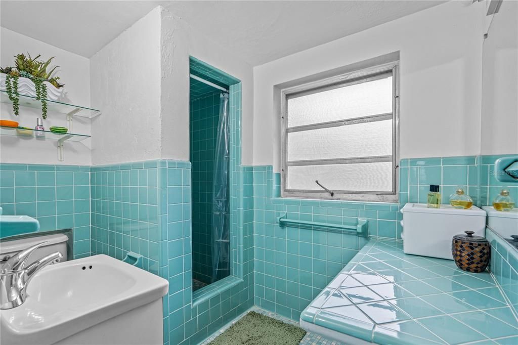 На продажу: $329,900 (3 спален, 2 ванн, 1320 Квадратных фут)