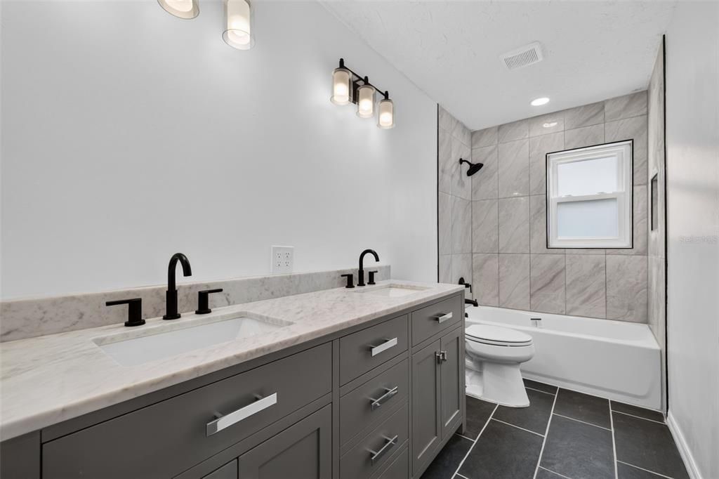 For Sale: $450,000 (3 beds, 2 baths, 1552 Square Feet)