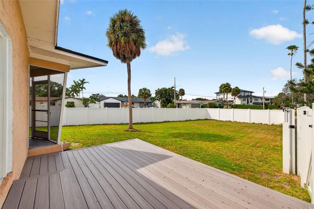 For Sale: $450,000 (3 beds, 2 baths, 1552 Square Feet)