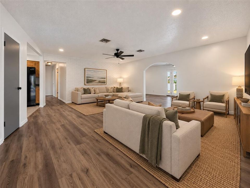 For Sale: $450,000 (3 beds, 2 baths, 1552 Square Feet)