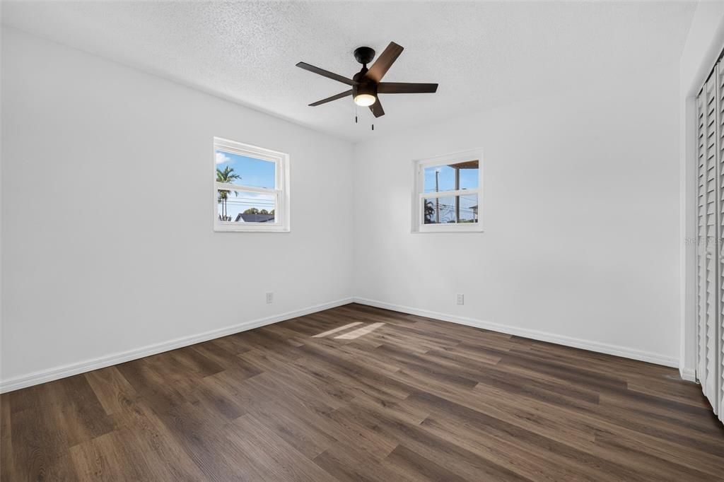 For Sale: $450,000 (3 beds, 2 baths, 1552 Square Feet)