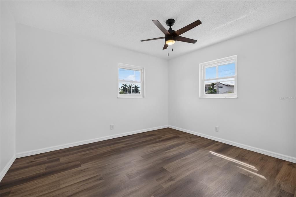 For Sale: $450,000 (3 beds, 2 baths, 1552 Square Feet)