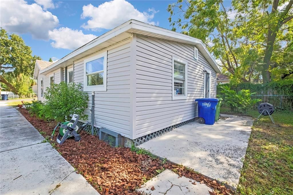 На продажу: $298,900 (3 спален, 1 ванн, 1032 Квадратных фут)