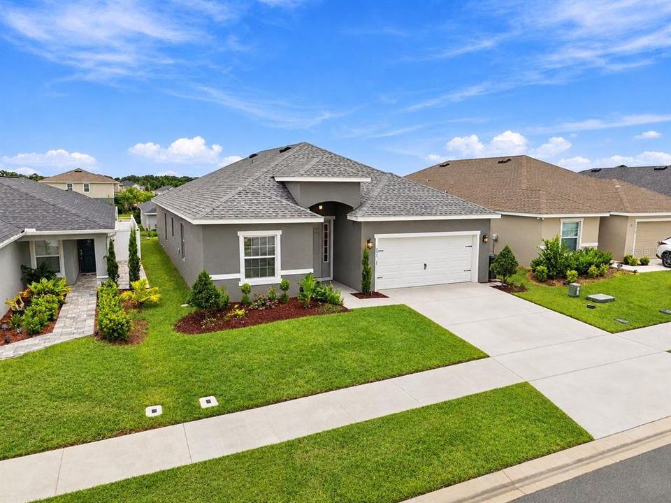 For Sale: $399,999 (4 beds, 2 baths, 2034 Square Feet)