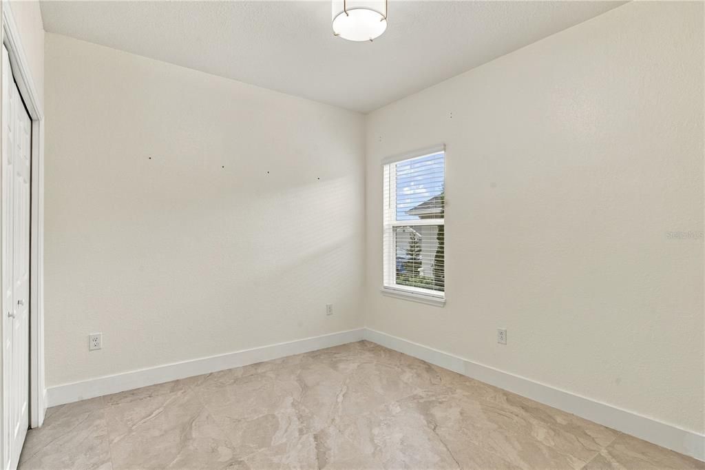 For Sale: $399,999 (4 beds, 2 baths, 2034 Square Feet)