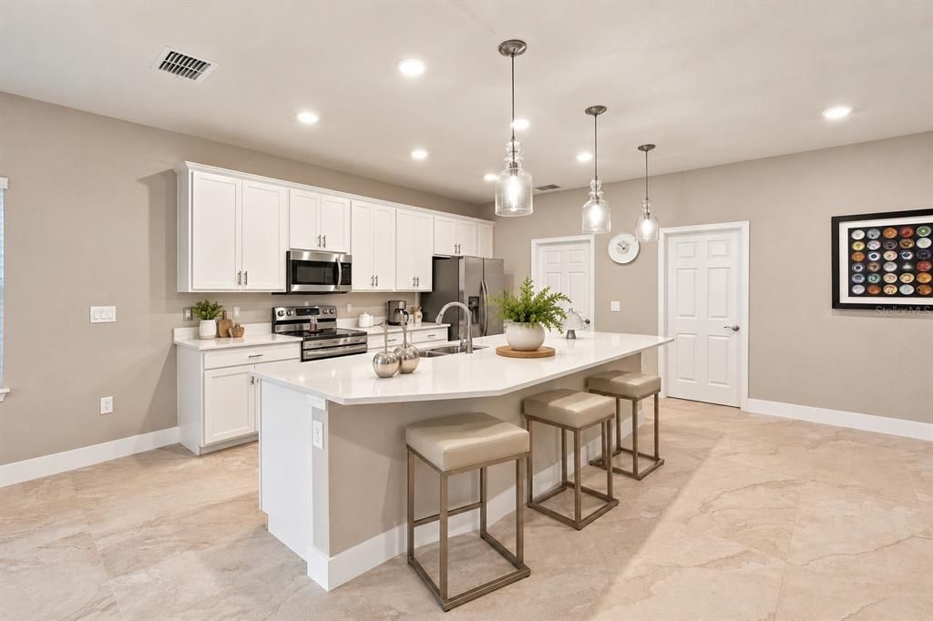 For Sale: $399,999 (4 beds, 2 baths, 2034 Square Feet)
