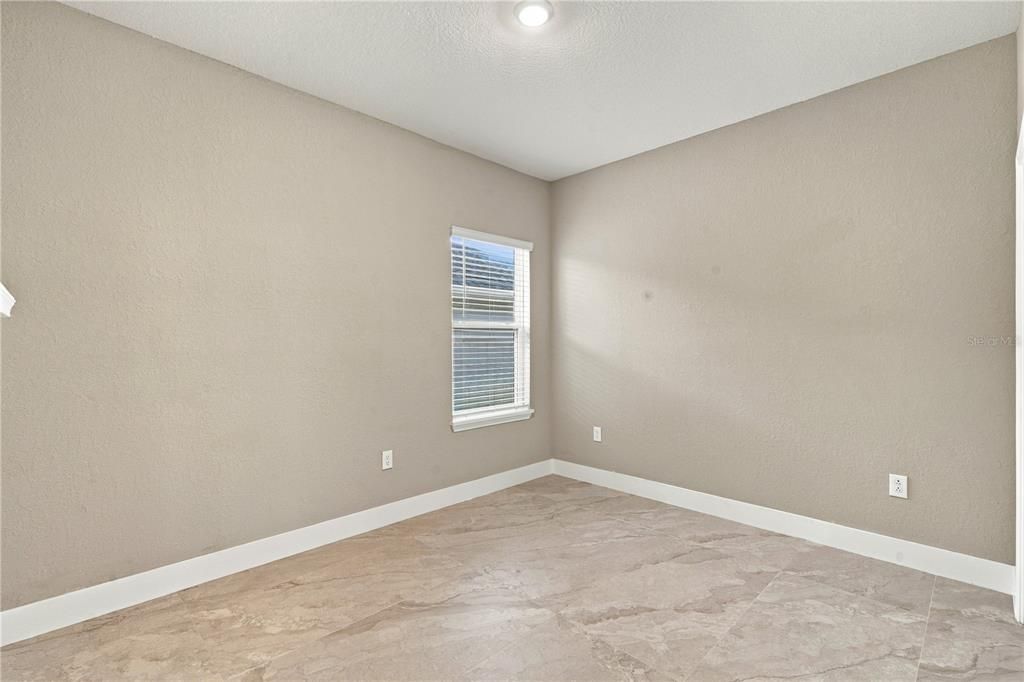 For Sale: $399,999 (4 beds, 2 baths, 2034 Square Feet)