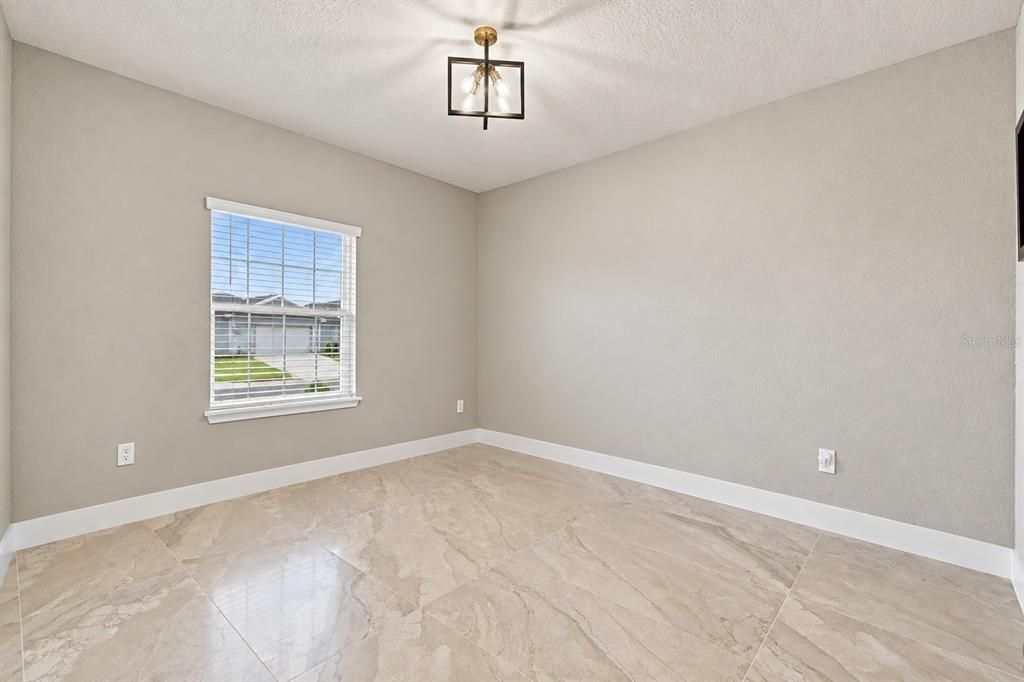 For Sale: $399,999 (4 beds, 2 baths, 2034 Square Feet)