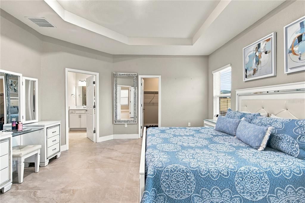 For Sale: $399,999 (4 beds, 2 baths, 2034 Square Feet)