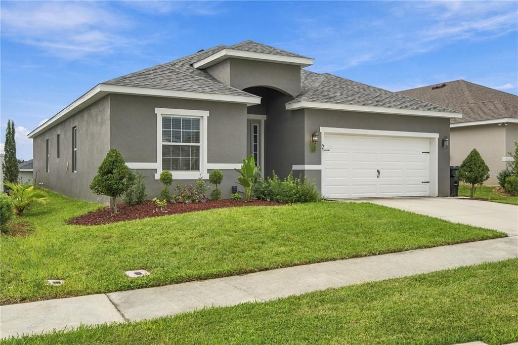 For Sale: $399,999 (4 beds, 2 baths, 2034 Square Feet)