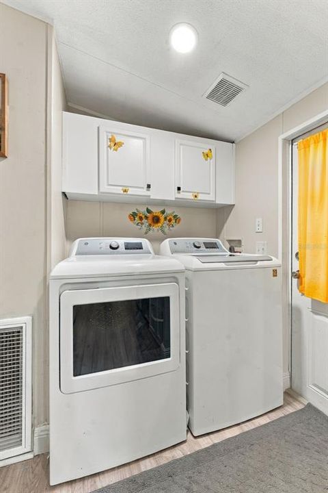 На продажу: $359,990 (3 спален, 2 ванн, 1620 Квадратных фут)