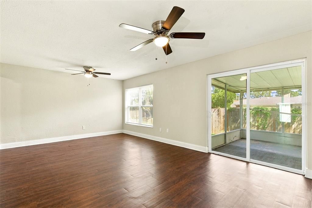 For Rent: $2,085 (3 beds, 2 baths, 1305 Square Feet)