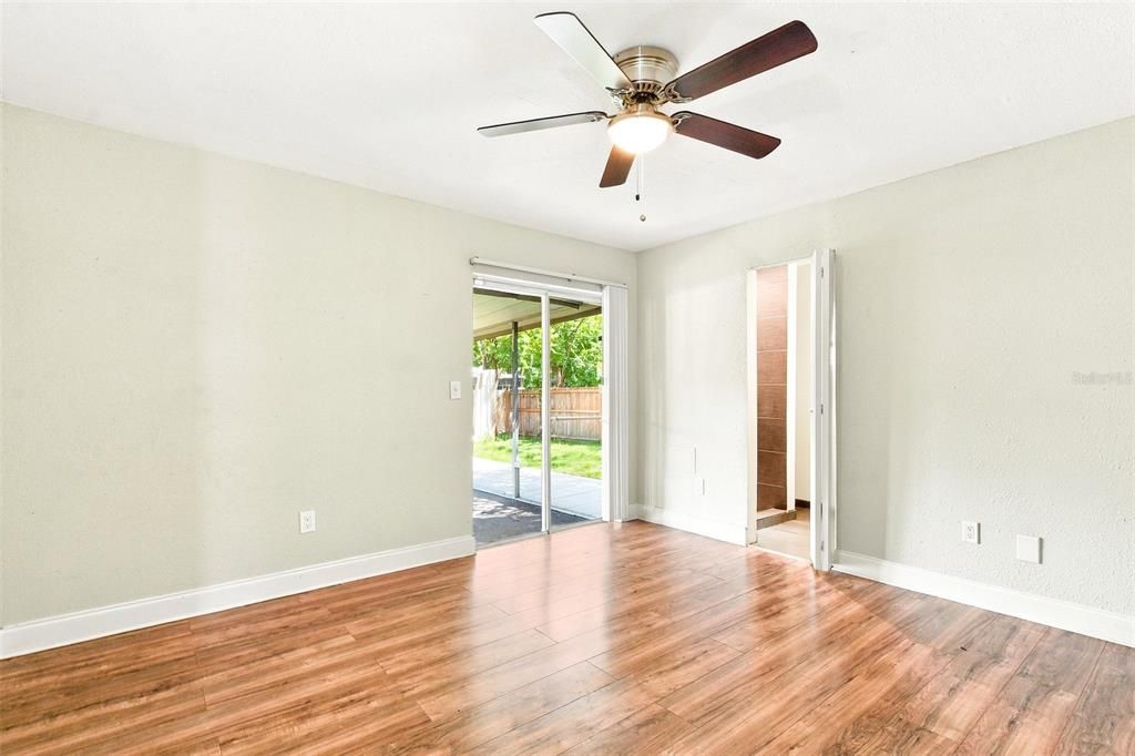 For Rent: $2,085 (3 beds, 2 baths, 1305 Square Feet)