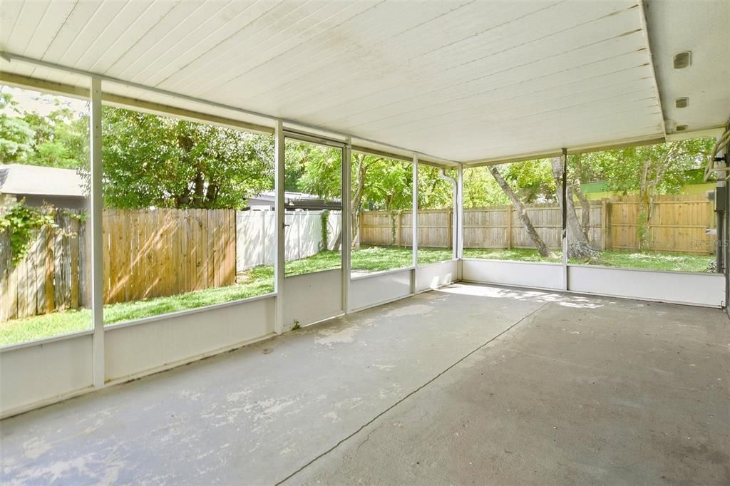 For Rent: $2,085 (3 beds, 2 baths, 1305 Square Feet)