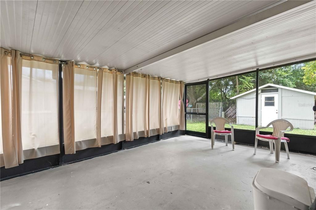 For Sale: $239,900 (3 beds, 2 baths, 1592 Square Feet)