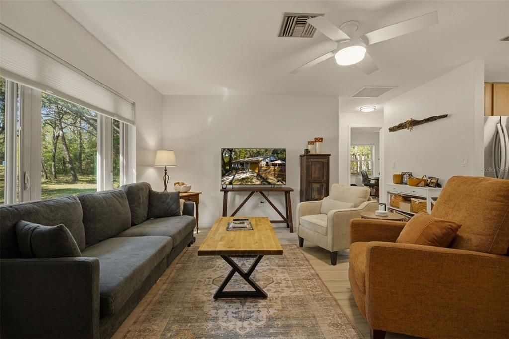 For Sale: $249,000 (2 beds, 1 baths, 780 Square Feet)