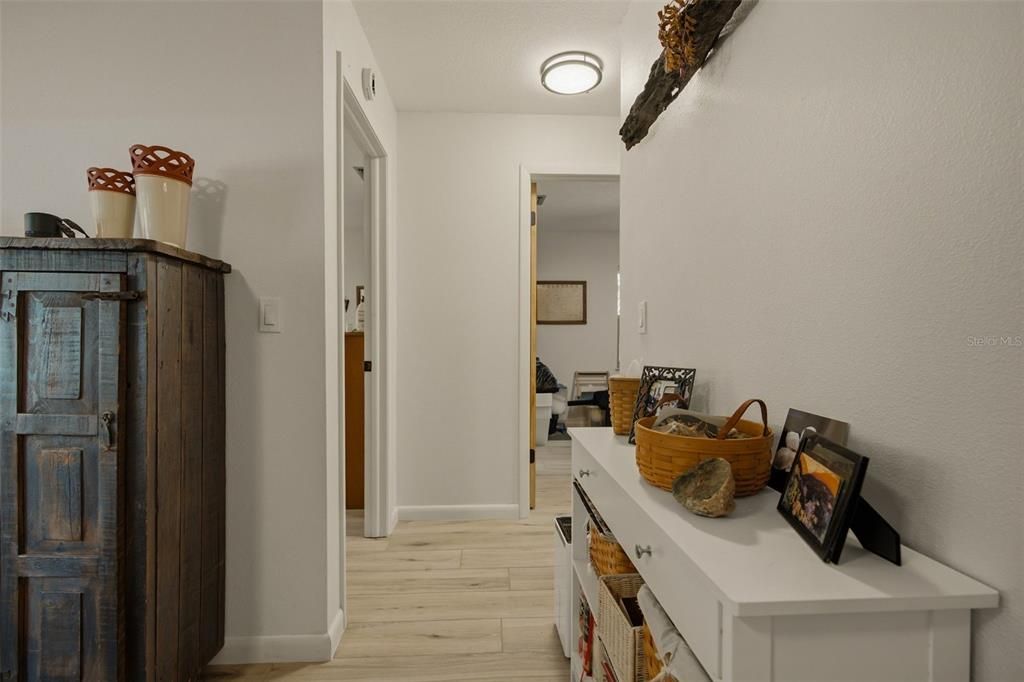 For Sale: $249,000 (2 beds, 1 baths, 780 Square Feet)
