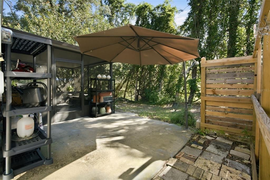 For Sale: $249,000 (2 beds, 1 baths, 780 Square Feet)