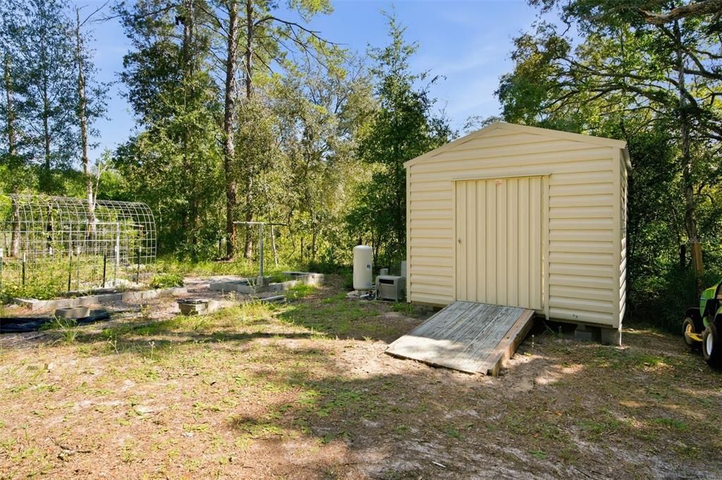 For Sale: $249,000 (2 beds, 1 baths, 780 Square Feet)