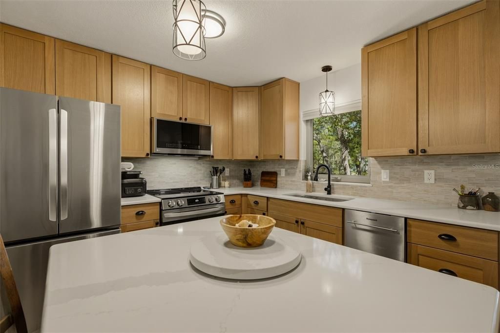 For Sale: $249,000 (2 beds, 1 baths, 780 Square Feet)