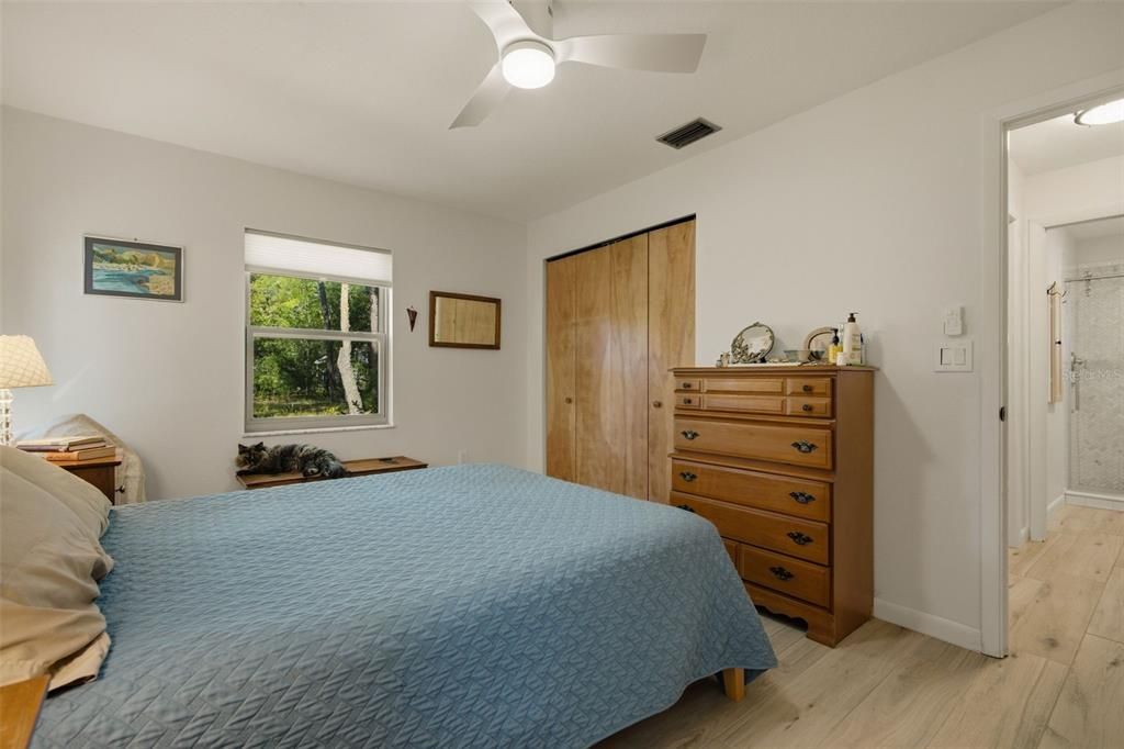 For Sale: $249,000 (2 beds, 1 baths, 780 Square Feet)