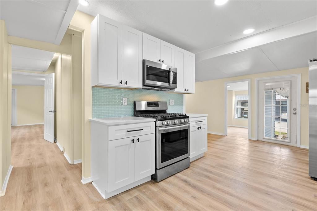 For Sale: $129,000 (3 beds, 2 baths, 1431 Square Feet)