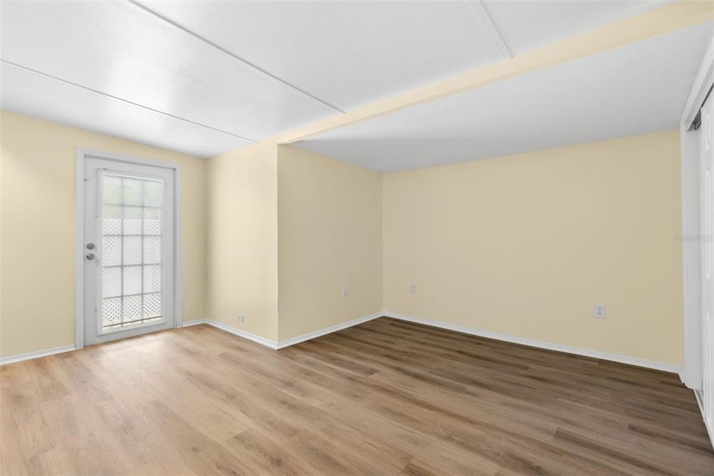 For Sale: $129,000 (3 beds, 2 baths, 1431 Square Feet)